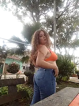 Mia fooxx  online show from January 1, 2025, 7:43 pm