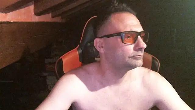 Snapshot of 6996horus chatting on October 10, 2025, 4:11 am 6996horus online show from October 10, 2025, 4:11 am