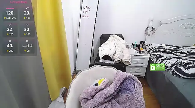 CN-Doudou online show from February 17, 2025, 2:53 am