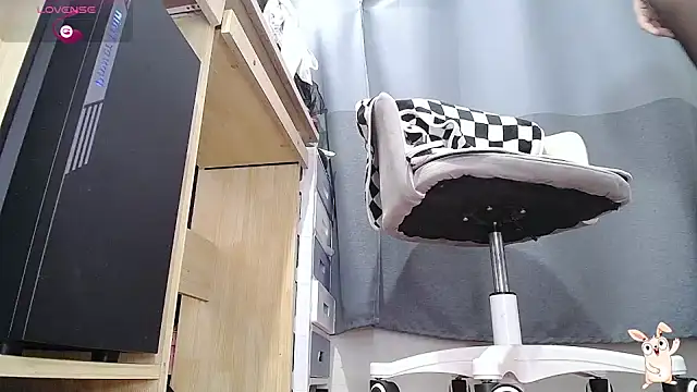 CN-Doudou online show from October 14, 2025, 4:13 am