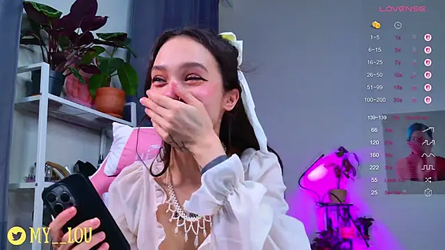 MyLou  online show from October 30, 2025, 4:19 pm