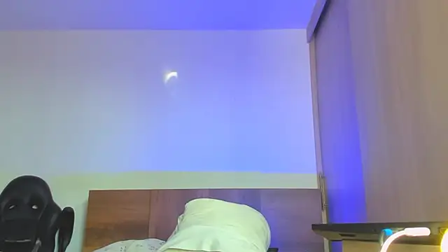 Stevenn 77 online show from December 6, 2024, 7:45 pm