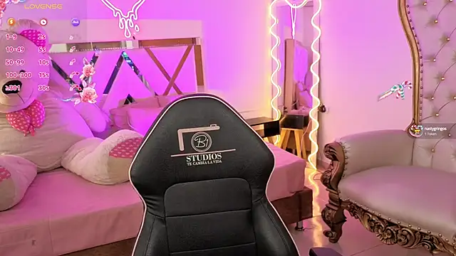 Moonshine tay online show from September 24, 2025, 7:39 pm