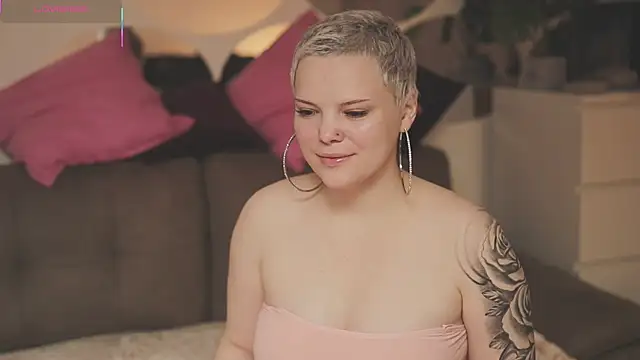 LikaBerry1 online show from November 13, 2025, 5:06 am