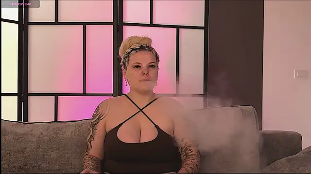 LikaBerry1 online show from June 30, 2026, 9:32 am