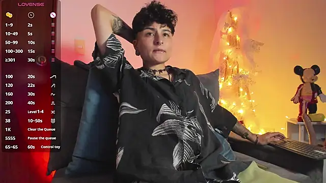 ZuryRamirez  online show from January 9, 2025, 2:43 am