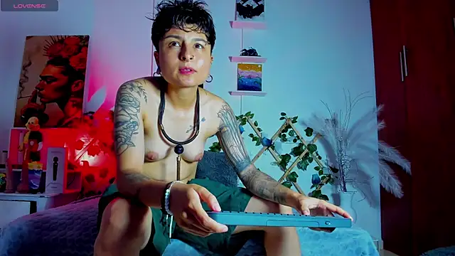 ZuryRamirez  online show from February 23, 2025, 12:08 am