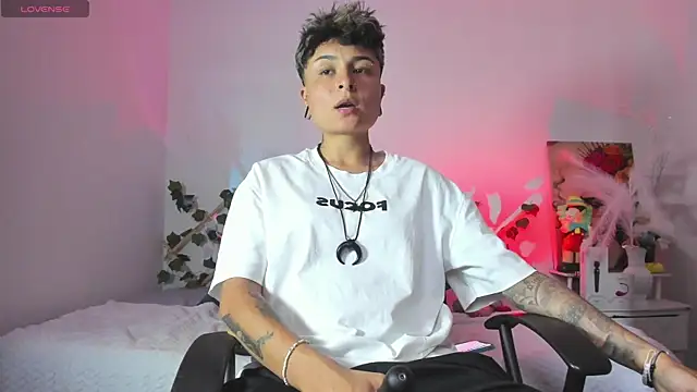 ZuryRamirez  online show from March 20, 2025, 8:08 pm