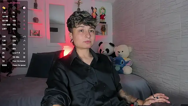 ZuryRamirez  online show from October 13, 2025, 8:31 pm