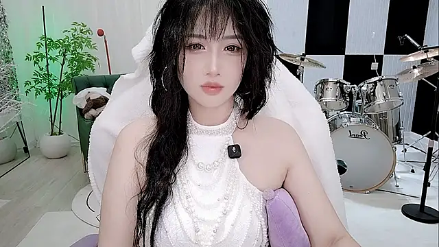 Vaness-a online show from October 4, 2025, 5:33 pm