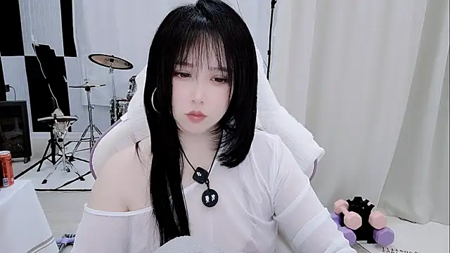 Snapshot of Vaness-a chatting on April 20, 2026, 8:39 am Vaness-a online show from April 20, 2026, 8:39 am