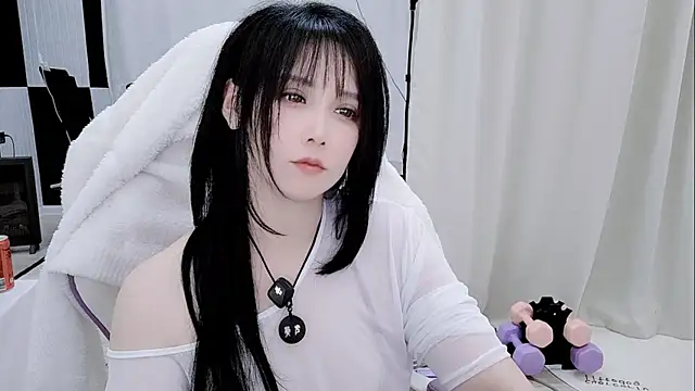 Snapshot of Vaness-a chatting on April 21, 2026, 5:28 pm Vaness-a online show from April 21, 2026, 5:28 pm