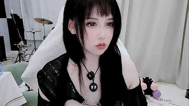 Snapshot of Vaness-a chatting on June 13, 2026, 5:11 pm Vaness-a online show from June 13, 2026, 5:11 pm