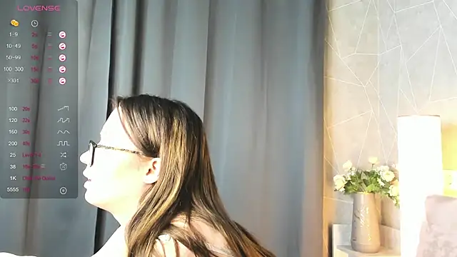 Snapshot of Jessica_Soon chatting on February 7, 2025, 7:50 am Jessica Soon online show from February 7, 2025, 7:50 am