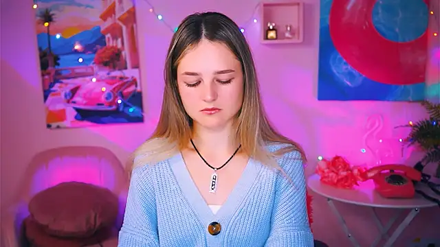 DeboraLarson online show from December 11, 2024, 3:56 am