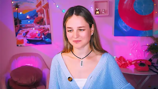 DeboraLarson online show from December 11, 2024, 6:58 am