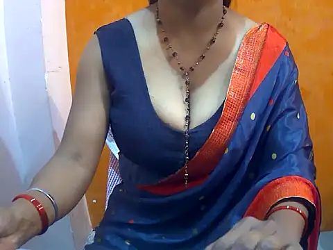 Snapshot of HOT-SEEMAA chatting on January 7, 2025, 1:49 am HOT-SEEMAA online show from January 7, 2025, 1:49 am
