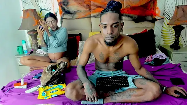 bigblackhotx1 online show from October 26, 2025, 6:52 am