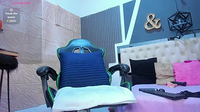 alexa andherson online show from March 14, 2025, 6:39 pm