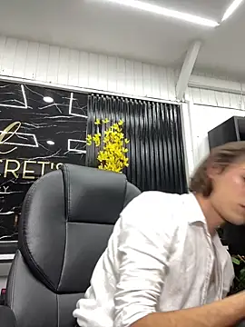 miss Ari online show from March 8, 2025, 8:57 pm