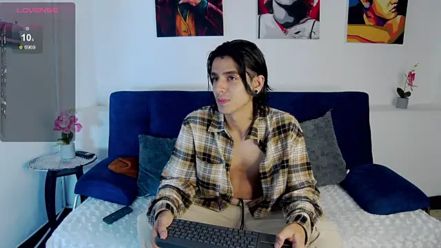 saul stonee online show from September 18, 2025, 8:44 pm