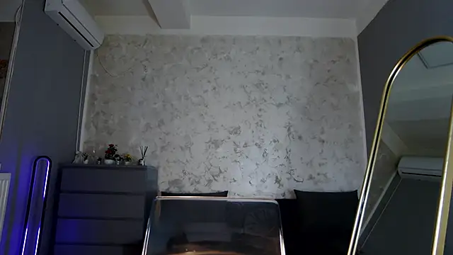 Snapshot of Ivy_belle chatting on January 22, 2025, 9:02 am Ivy belle online show from January 22, 2025, 9:02 am