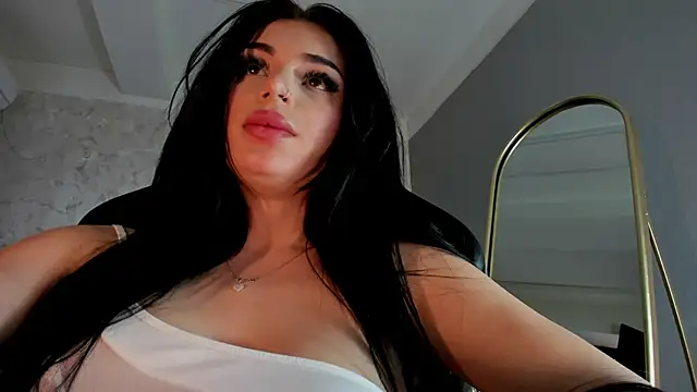 Snapshot of Ivy_belle chatting on February 2, 2025, 8:24 am Ivy belle online show from February 2, 2025, 8:24 am