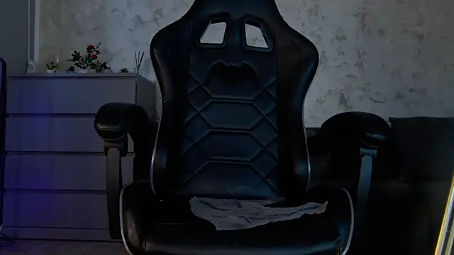 Snapshot of Ivy_belle chatting on February 17, 2025, 9:03 am Ivy belle online show from February 17, 2025, 9:03 am