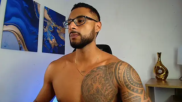 LiamGarcia1 online show from February 5, 2026, 7:29 pm