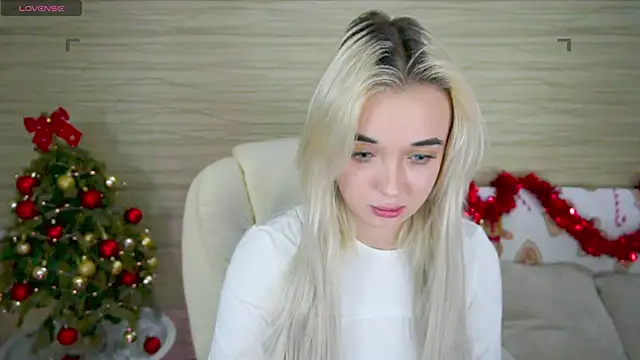 Snapshot of Ashley_S chatting on December 16, 2024, 2:25 am Ashley S online show from December 16, 2024, 2:25 am