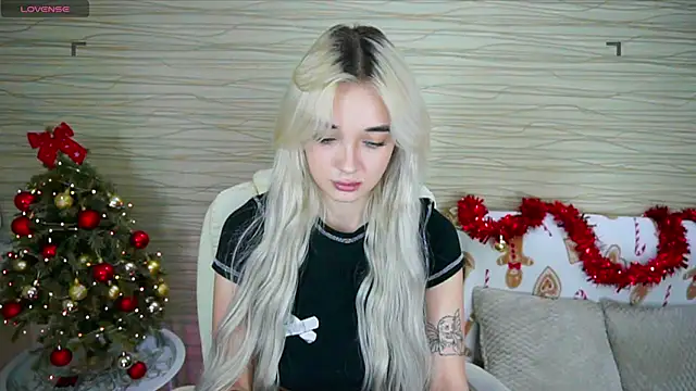 Snapshot of Ashley_S chatting on December 20, 2024, 11:16 pm Ashley S online show from December 20, 2024, 11:16 pm