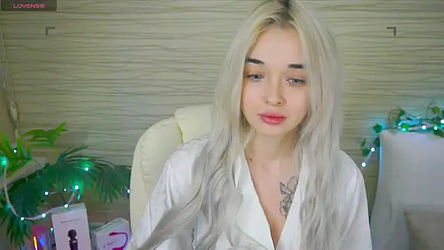 Snapshot of Ashley_S chatting on February 10, 2025, 3:13 am Ashley S online show from February 10, 2025, 3:13 am