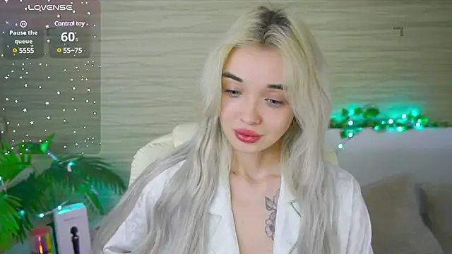 Snapshot of Ashley_S chatting on March 7, 2025, 11:27 pm Ashley S online show from March 7, 2025, 11:27 pm