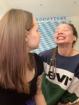 HotCaramellsTV online show from September 25, 2025, 8:40 am