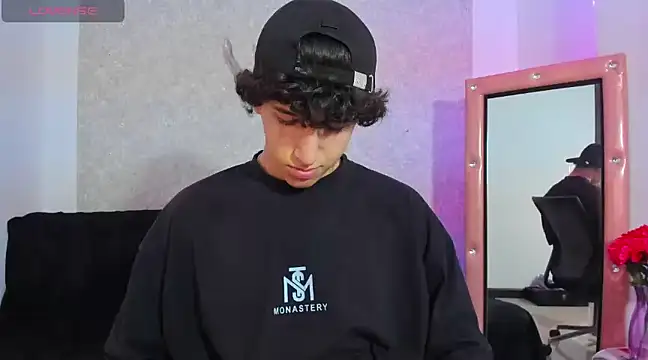 Kerverr  online show from December 13, 2024, 10:34 pm