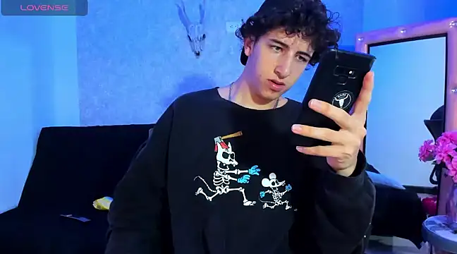 Kerverr  online show from December 15, 2024, 12:29 am