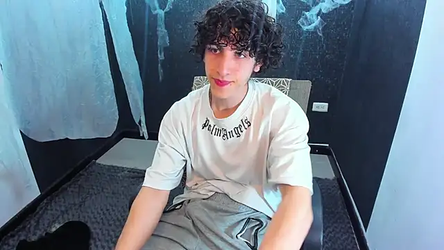 Kerverr  online show from October 16, 2025, 12:11 am