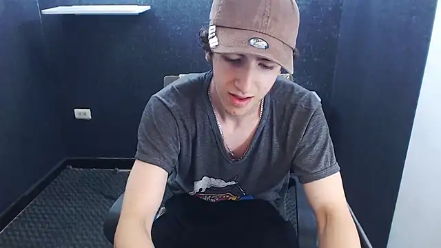 Kerverr  online show from November 22, 2025, 6:51 pm