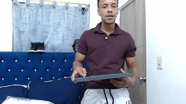 Salomon koude online show from January 25, 2025, 3:09 pm