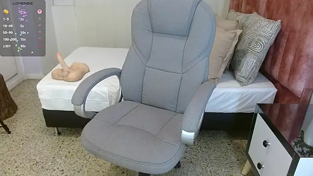 sussy leon online show from October 25, 2025, 2:02 pm