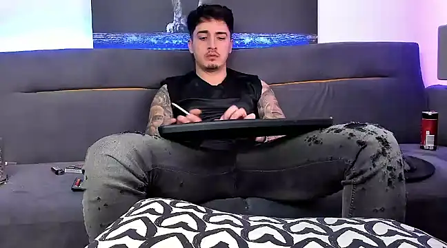 Snapshot of uptomatty chatting on December 21, 2024, 8:28 am uptomatty online show from December 21, 2024, 8:28 am