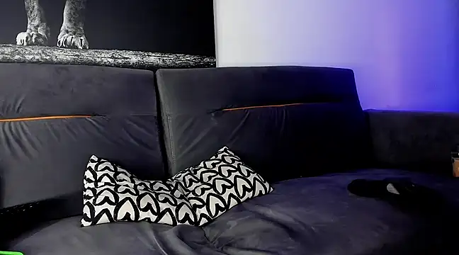 Snapshot of uptomatty chatting on March 22, 2025, 7:36 am uptomatty online show from March 22, 2025, 7:36 am