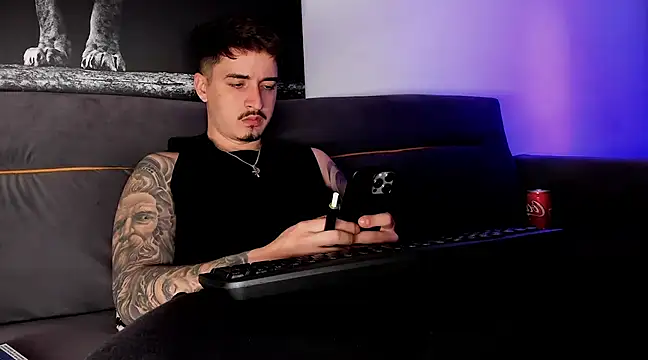 Snapshot of uptomatty chatting on March 22, 2025, 6:36 pm uptomatty online show from March 22, 2025, 6:36 pm