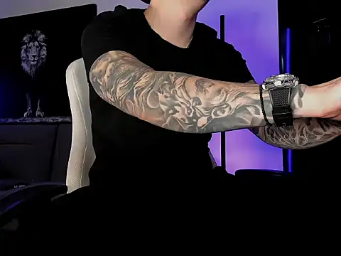 Snapshot of uptomatty chatting on November 16, 2025, 7:58 am uptomatty online show from November 16, 2025, 7:58 am