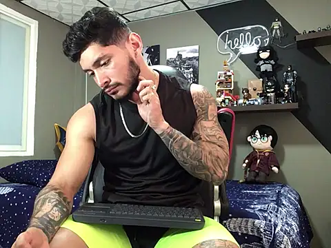 marcel crawford96 online show from December 17, 2024, 1:38 pm