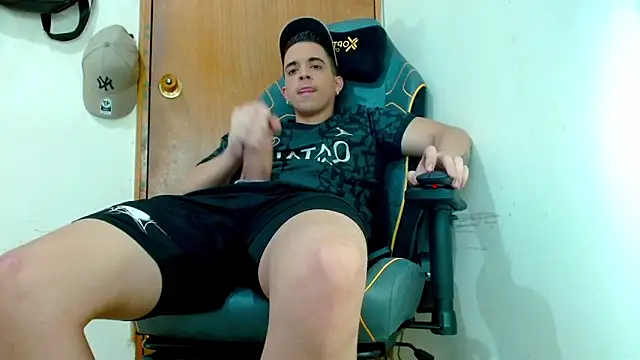 Danyer33 online show from February 20, 2026, 10:54 pm