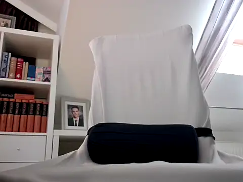 Snapshot of tom-atca2 chatting on January 15, 2026, 8:52 am tom-atca2 online show from January 15, 2026, 8:52 am