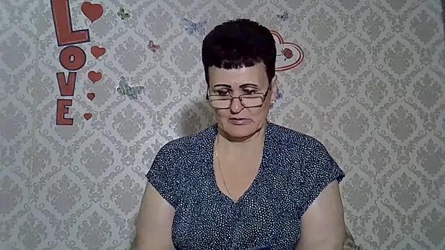 Snapshot of PaulaGolden chatting on September 9, 2025, 10:48 am PaulaGolden online show from September 9, 2025, 10:48 am