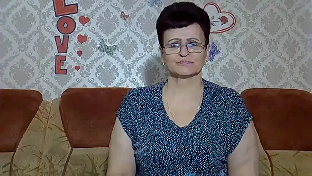 Snapshot of PaulaGolden chatting on October 6, 2025, 6:00 am PaulaGolden online show from October 6, 2025, 6:00 am