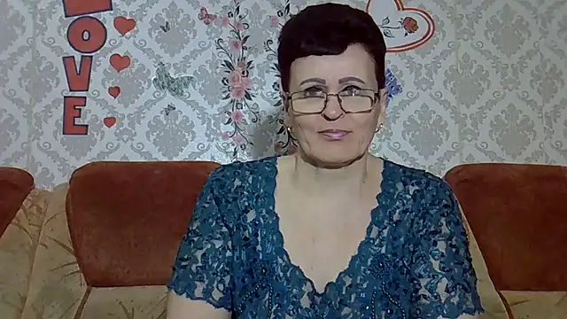 PaulaGolden online show from April 10, 2026, 6:45 pm